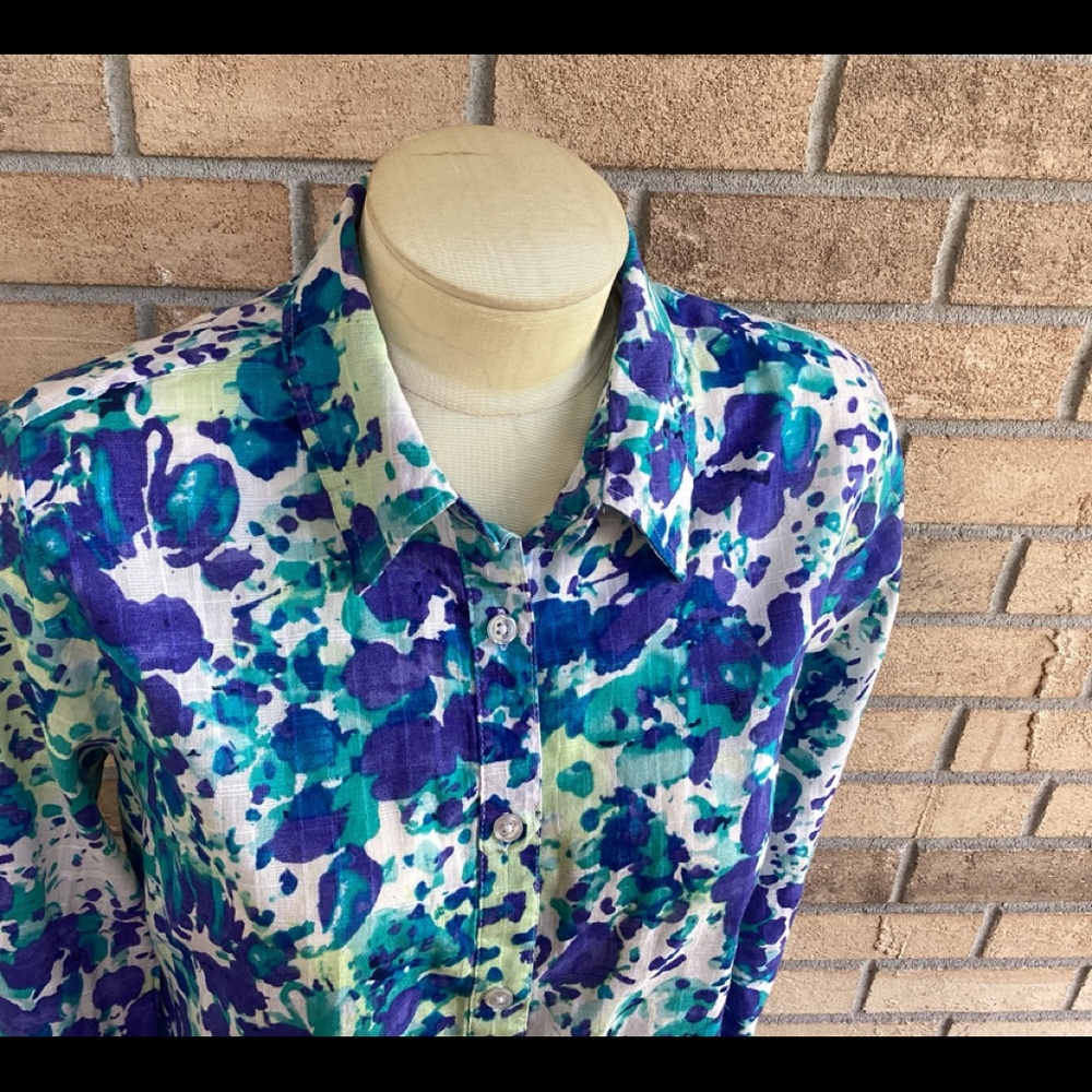 White & stag dressing blouse Sz. 4-6  small  button down long sleeve